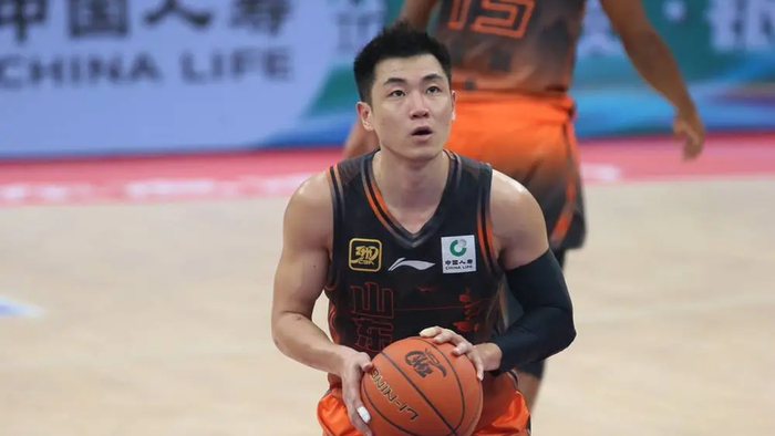 开云体育官方下载-还管他叫高铁？93秒怒砍12分，高诗岩三分4连击引爆现场|三分球|山东队|山东男篮|宁波男篮|德雷克·鲍威尔_新浪体育_新浪新闻