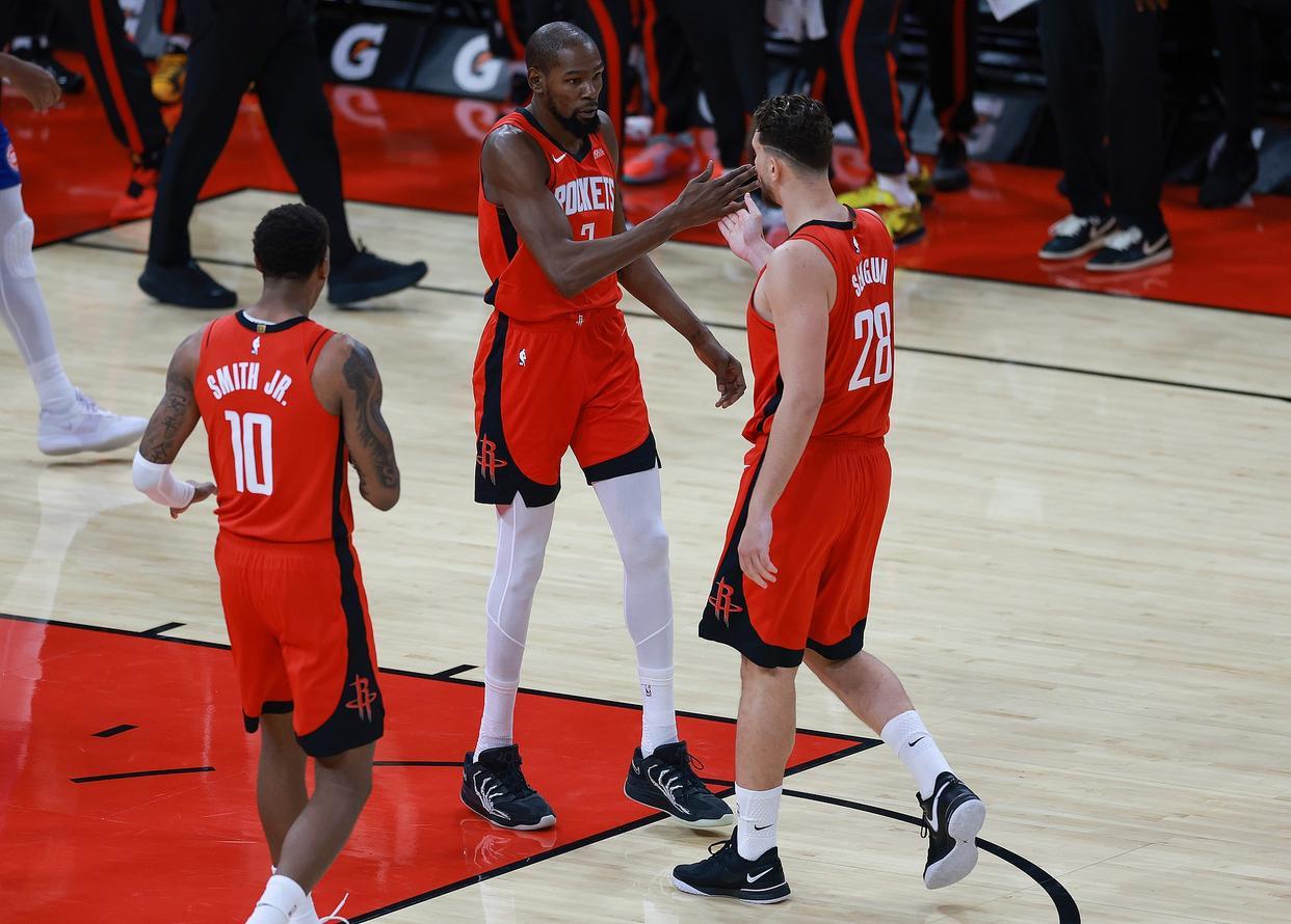 开云APP-火箭谢泼德双喜临门！轰19+7+10准三双，2数据创新高，或长任首发